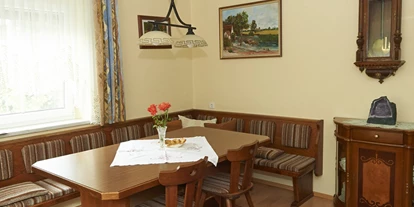 Pensionen - Garten - Hohe Tauern - Wohnzimmer, mit Schlafsofa (Zusatzbett) - Ferienhaus Jantscher