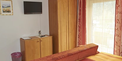 Pensionen - Garten - Hohe Tauern - Zimmer 3 mit Schlafsofa (Zusatzbett), Obergeschoss - Ferienhaus Jantscher