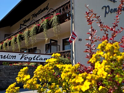 Pensionen - Ossiach - Unsere gemütliche Frühstückspension in der Nähe vom Keutschacher See, umgeben von viel Grün. - Pension Vogtland