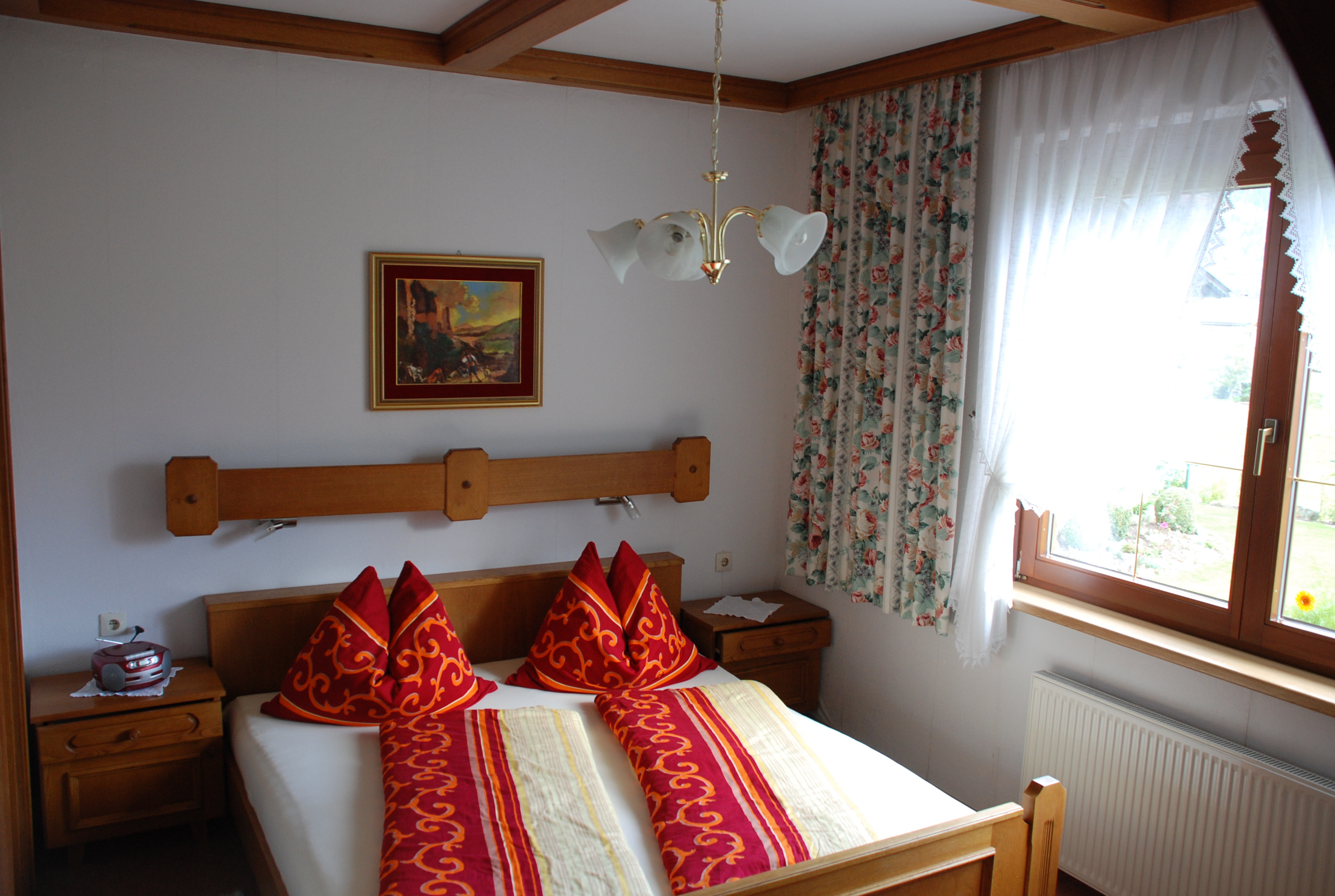 Pensionen - PLZ 9900 (Österreich) - Ferienwohnungen 33-50 m² mit Balkon für max. 2 Pers.  - 1 Wohn- Essraum, kl. Küche 1 Schlafzimmer,
Dusche/Wc, W-Lan und Kabel TV......
 - Pension Leyrer