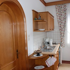 Frühstückspension: Kleine Küche im eigenen Raum in der FV 50 m² - Pension Leyrer