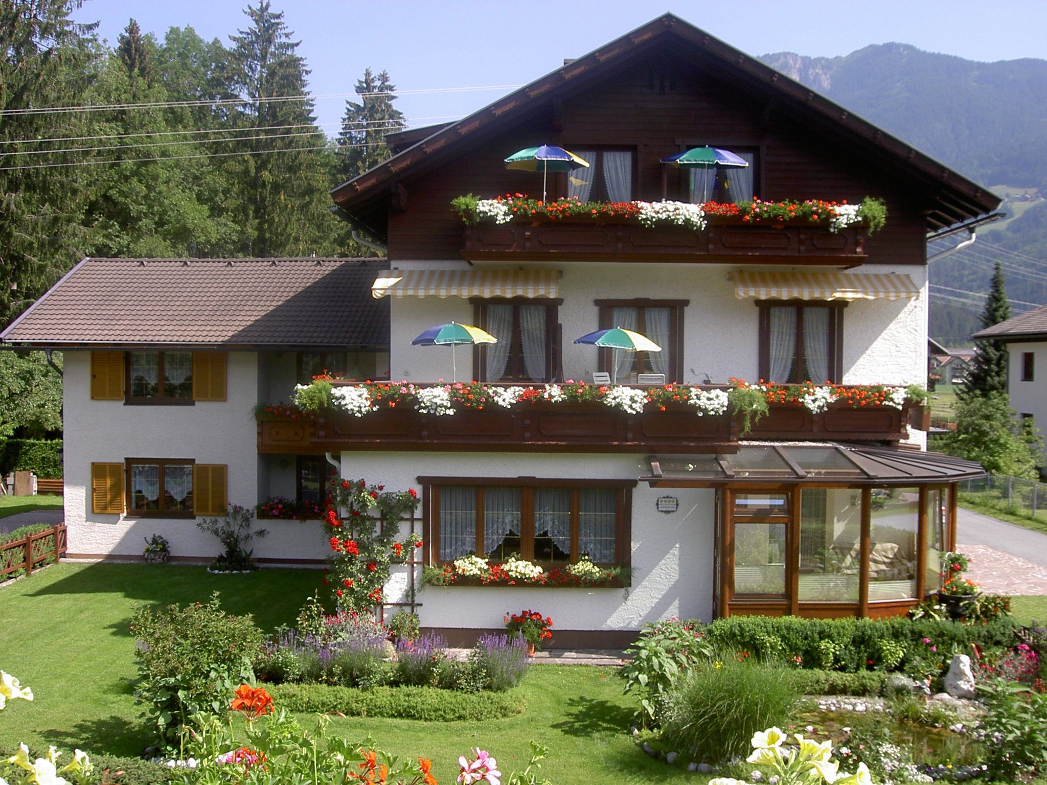 Frühstückspension: Frontansicht vom Haus - Pension Leyrer