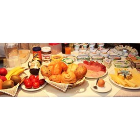 Frühstückspension: unser reichhaltiges Frühstücksbuffet - Haus Sarah