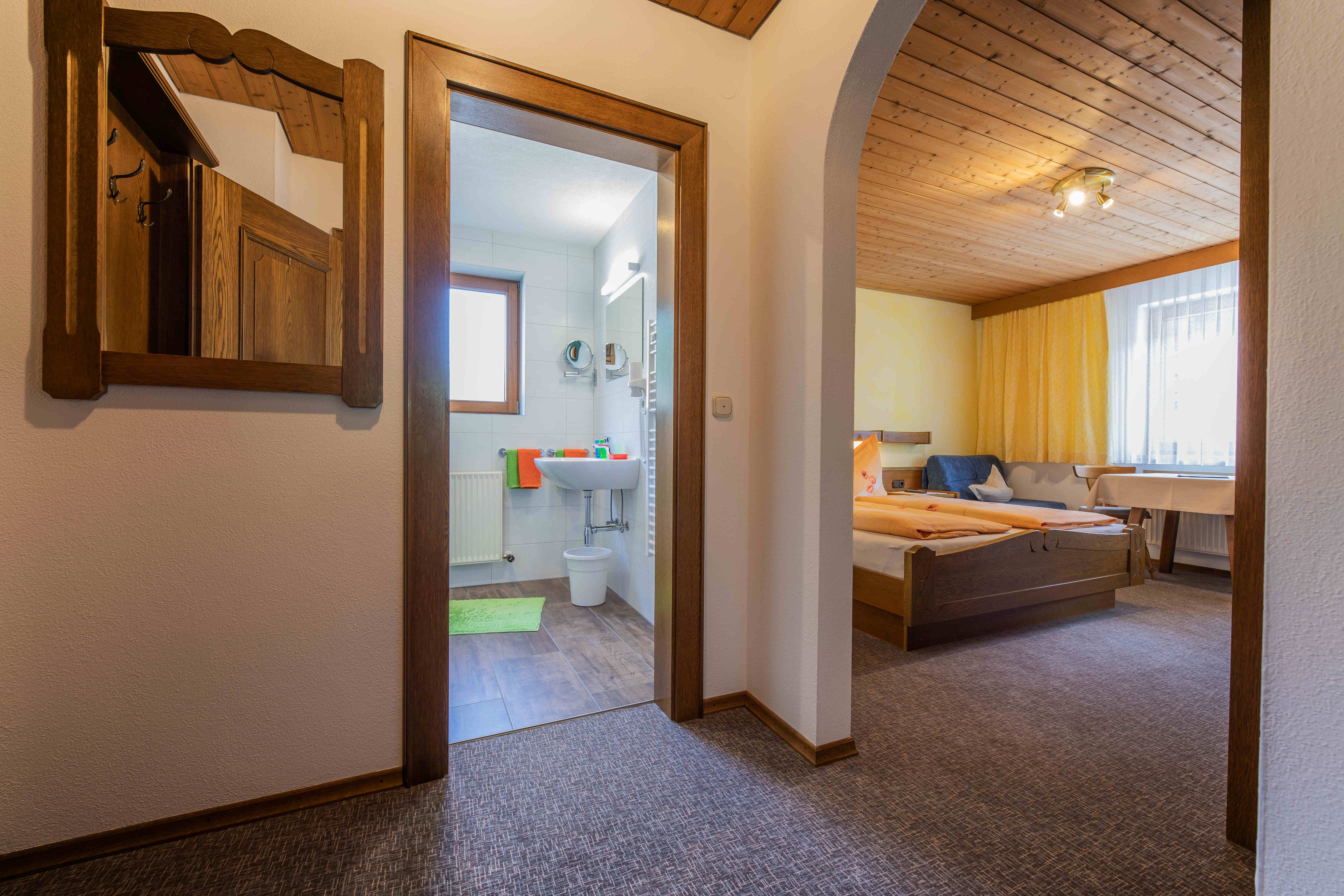 Haus Sarah Zimmerkategorien Doppelzimmer 1, Dusche, WC, Komfort