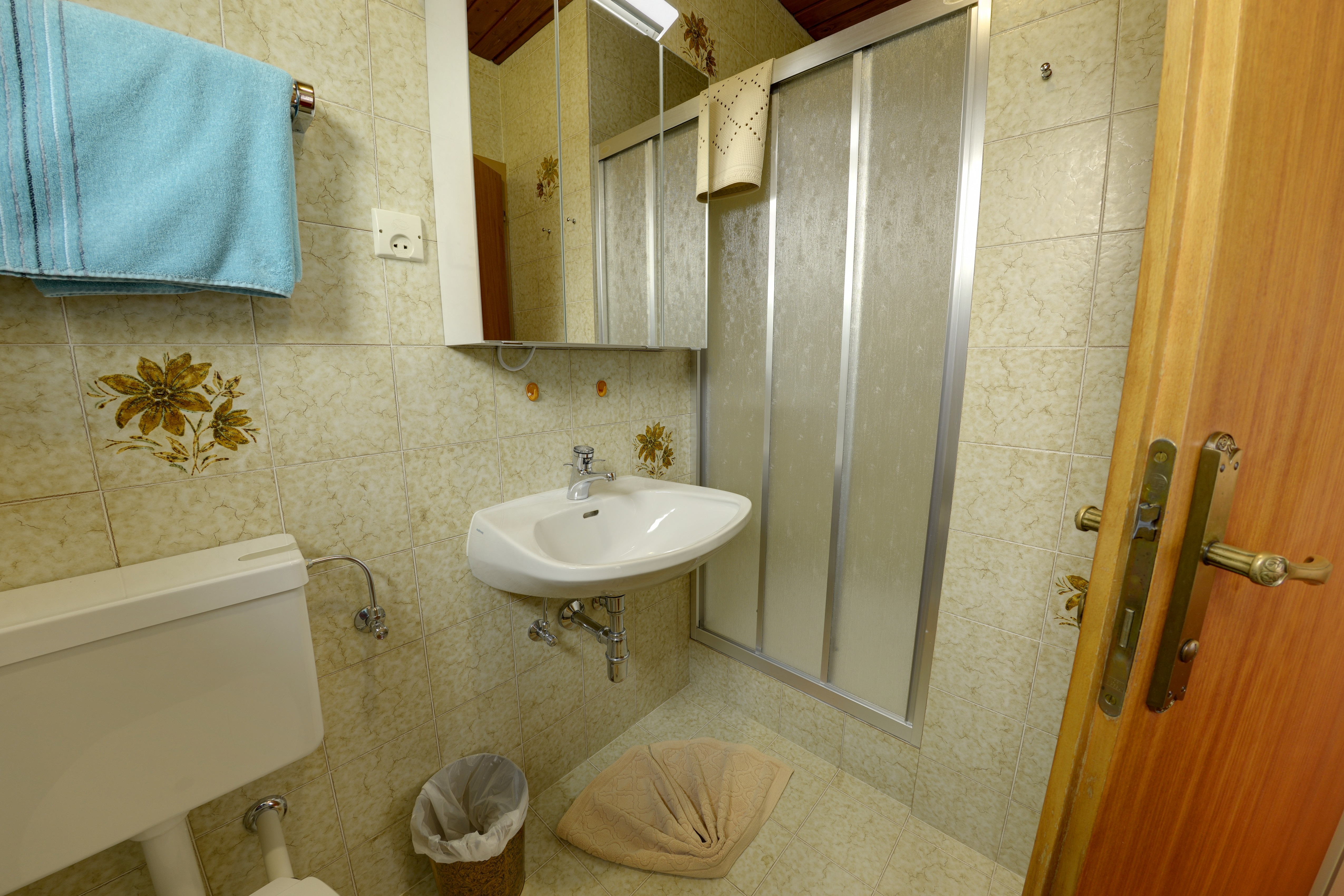 Pensionen - Rattendorf - Unsere geräumigen Badezimmern - Frühstückspension Golker