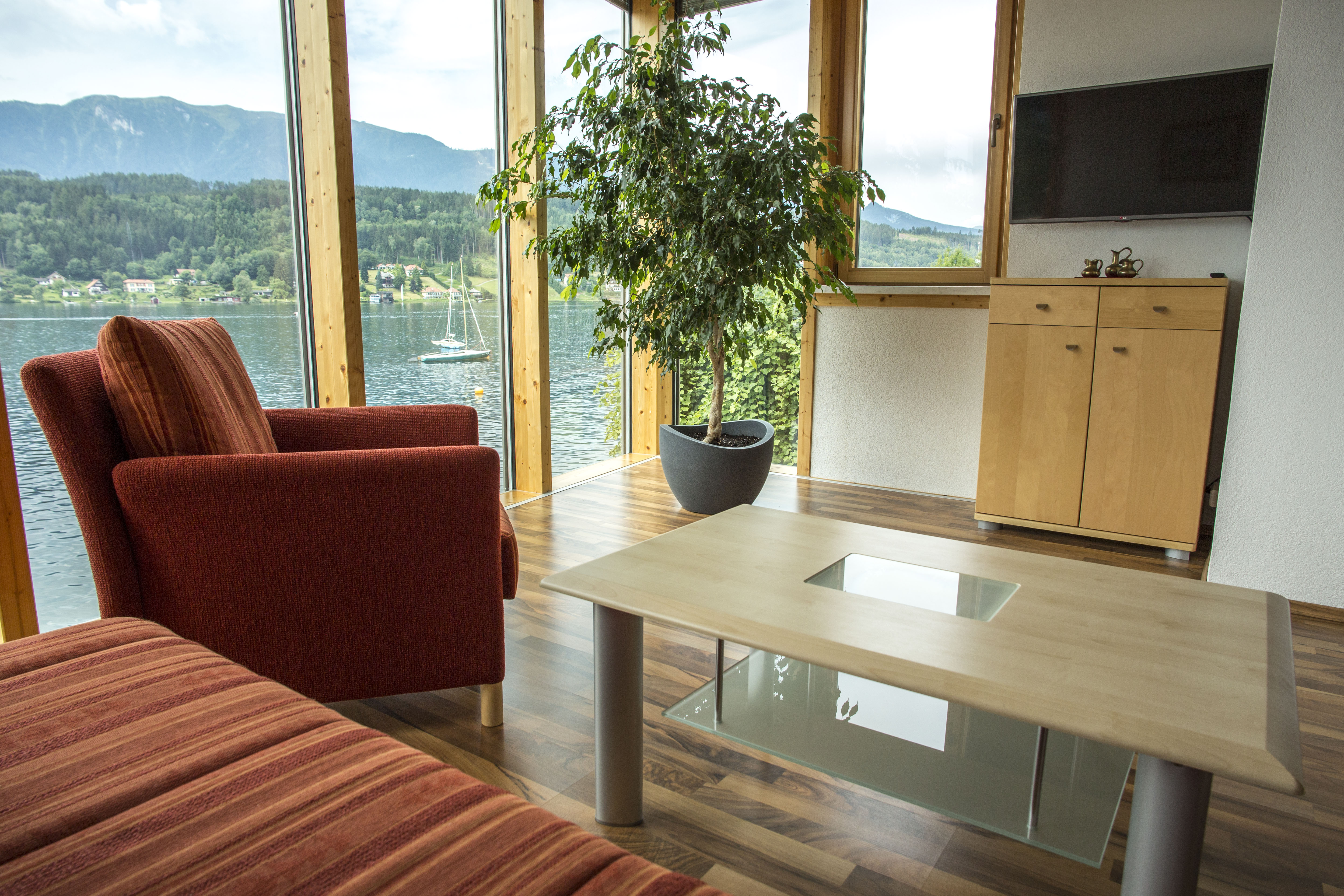 Frühstückspension: Wintergarten Ferienwohnug  - Seehaus Schirg