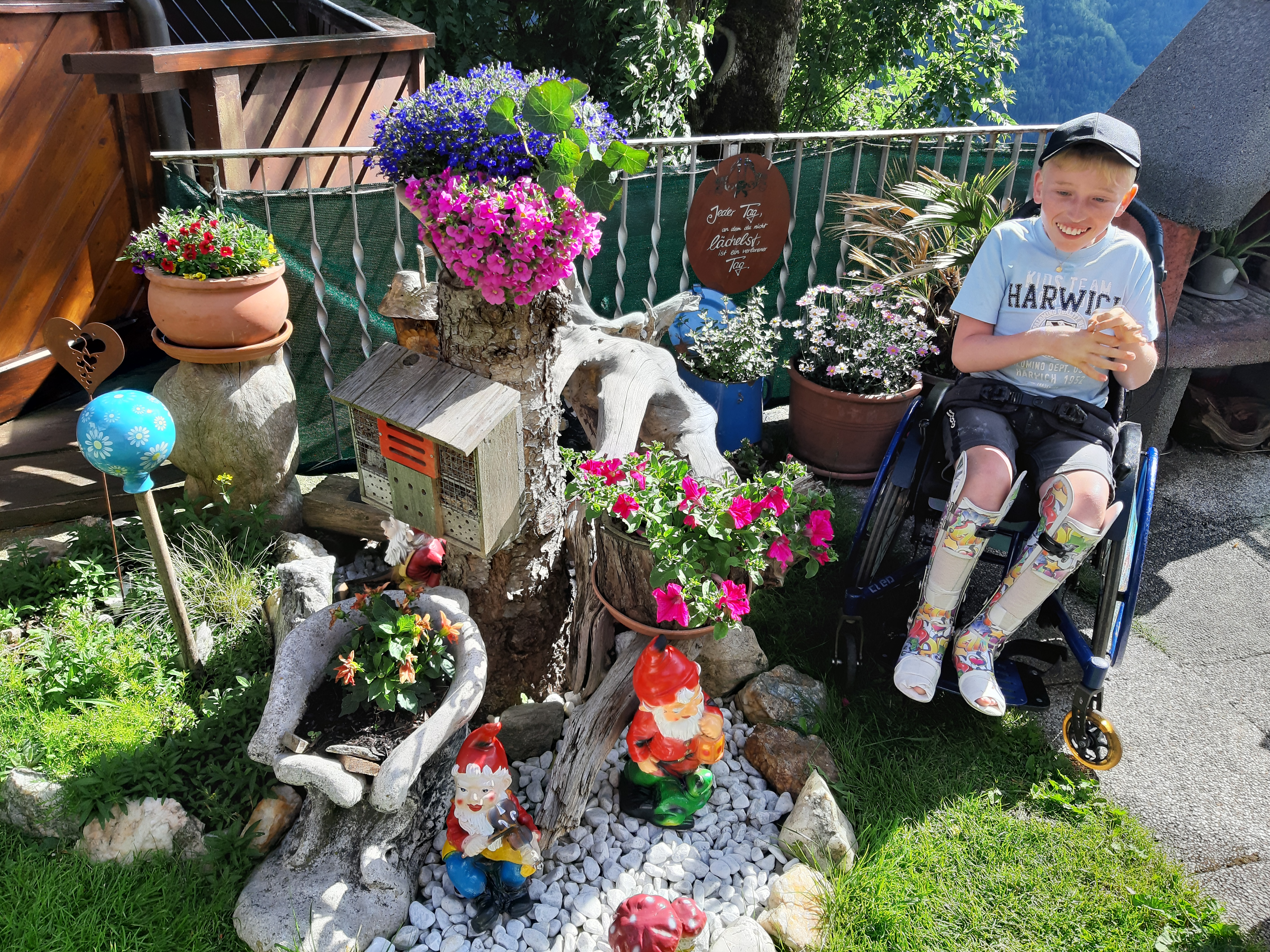 Frühstückspension: Julian´s Lieblingsplatzerl im Garten. - Panoramapension Platzer