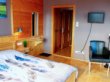 Pension Kärnten Zimmerkategorien Familienzimmer mit 2 getrennten Schlafzimmern