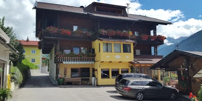 Pensionen - WLAN - Hohe Tauern - Das Bed & Breakfast Pichlerhof begrüßt Sie in einer ruhigen Umgebung in den Ausläufern der Gebirgskette Kreuzeckgruppe. Zu den Annehmlichkeiten gehören kostenfreie Privatparkplätze und kostenfreies WLAN in allen Zimmern und Apartments. - Pension Pichlerhof