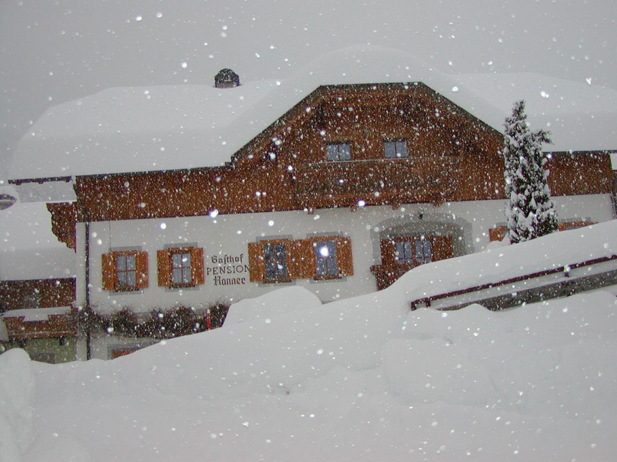 Pensionen - Balkon - Kötschach-Mauthen - Ranner im Winter. - Waldpension Ranner - Ferienwohnungen