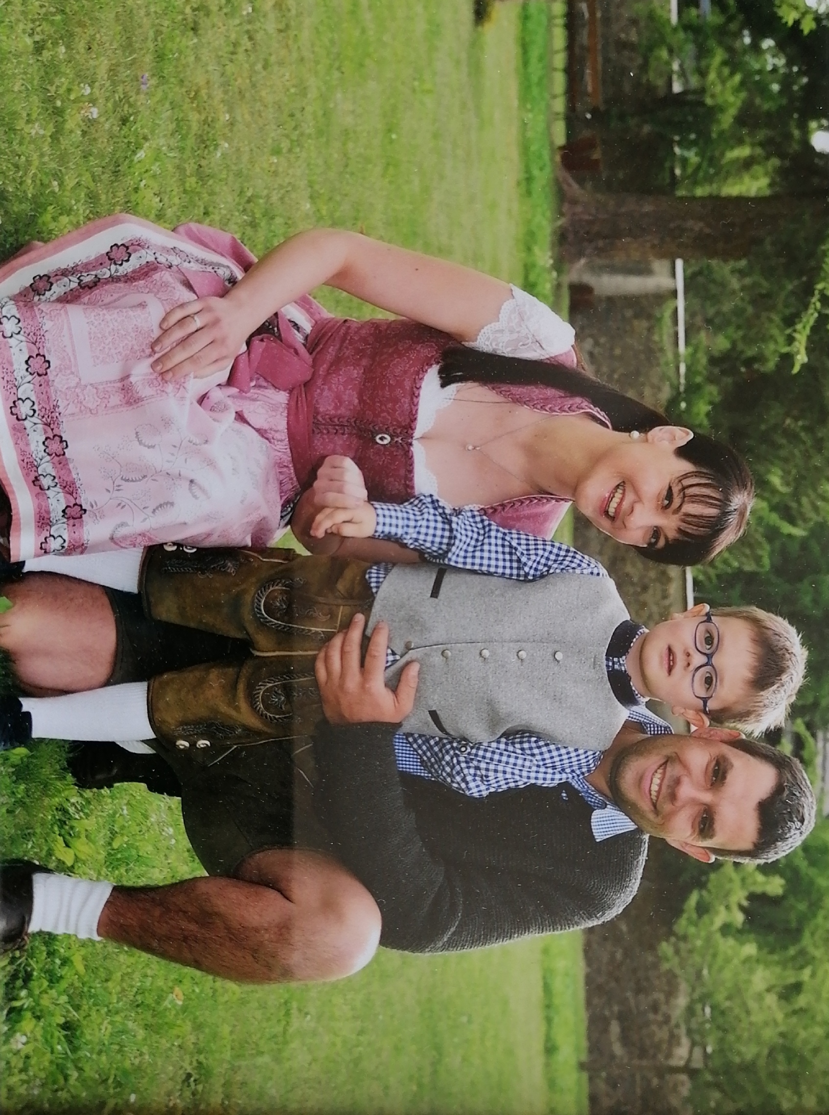 Waldpension Ranner - Ferienwohnungen Unsere Mitarbeiter Katrin und Bernhard mit Daniel 