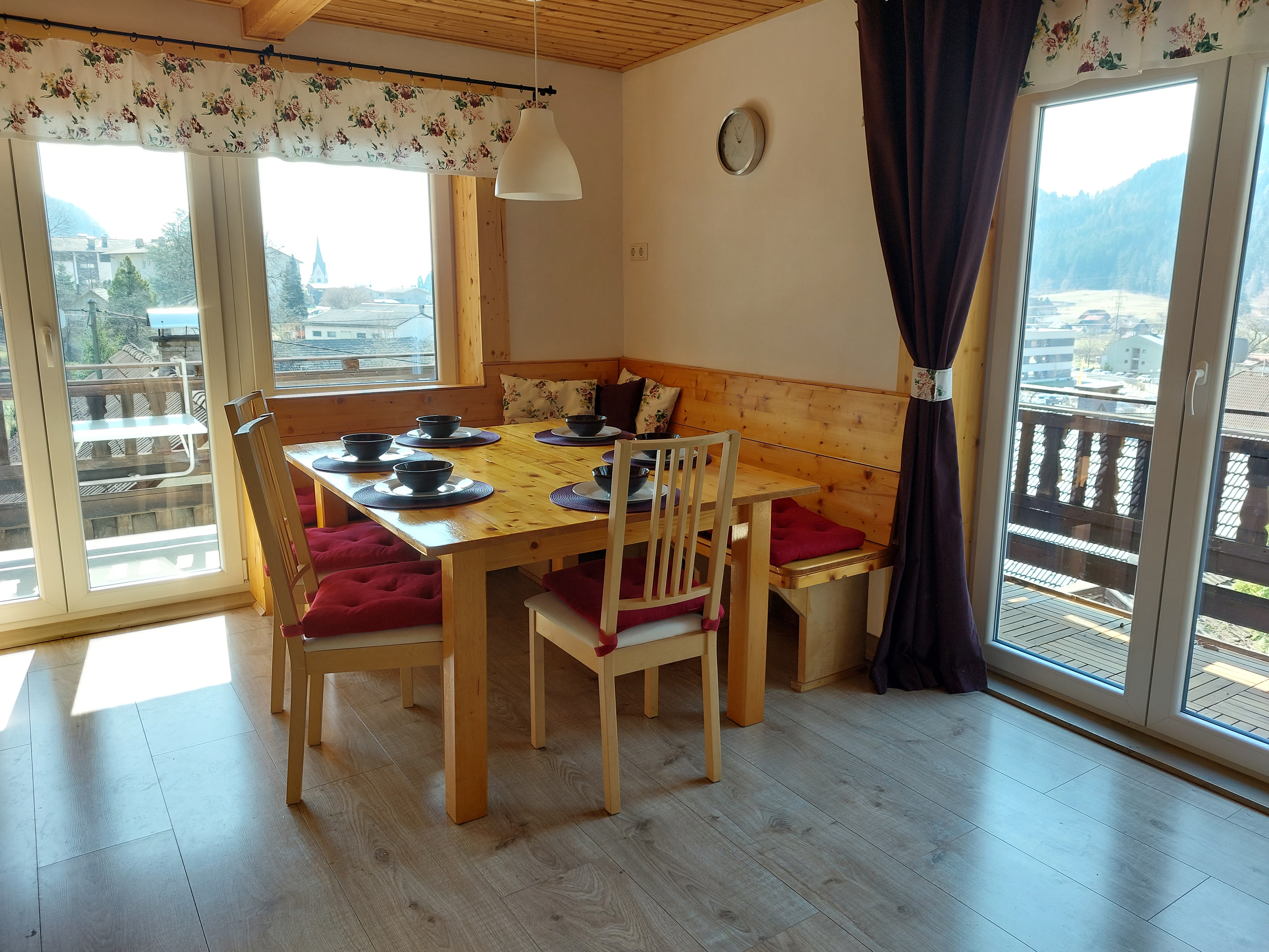 Frühstückspension: Wohnküche Bordeaux - Pension Rosenheim