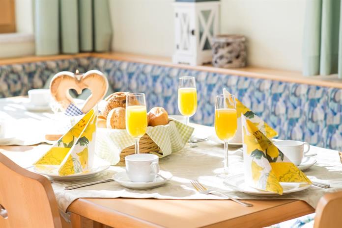 Frühstückspension: Landhaus Praxmarer