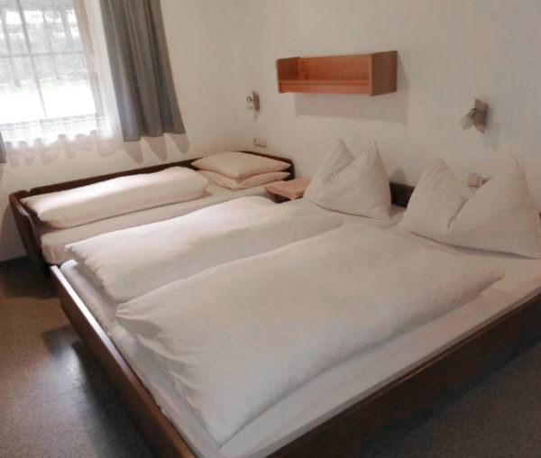 Pension Lederergütl Zimmerkategorien Dreibettzimmer