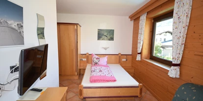 Pensionen - Parkplatz: kostenlos bei der Pension - Leogang - Familien Appartament mit zwei getrente Schlafzimmern für 4 Persone - 2. Schlafzimmer - Golf & Ski Chalet****