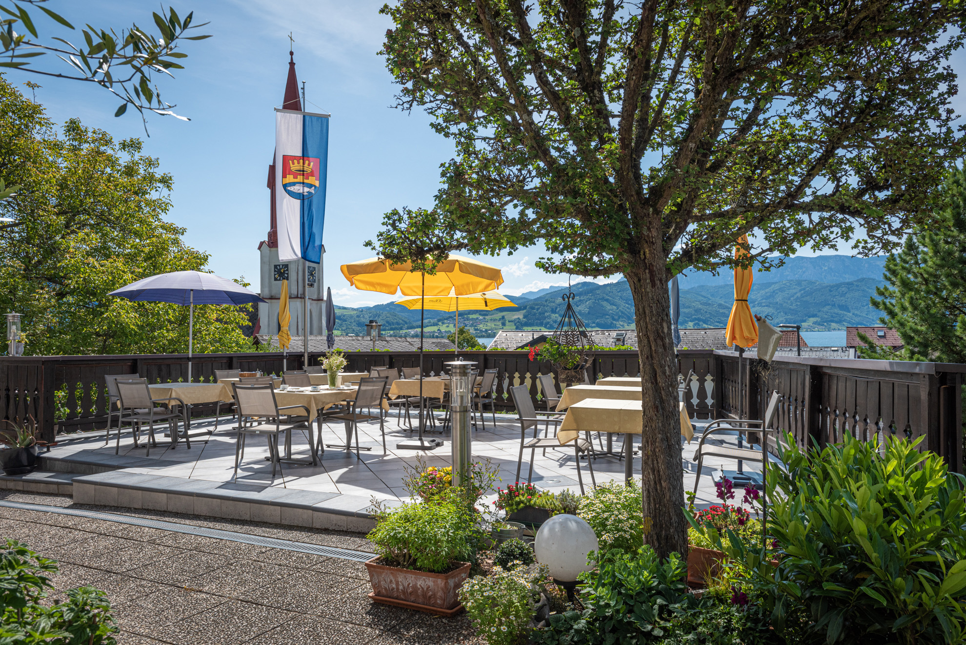 Pensionen - Straßwalchen - Terrasse - Pension Huber***