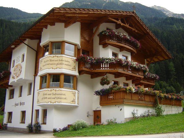 Pensionen - Natters - Haus Petra