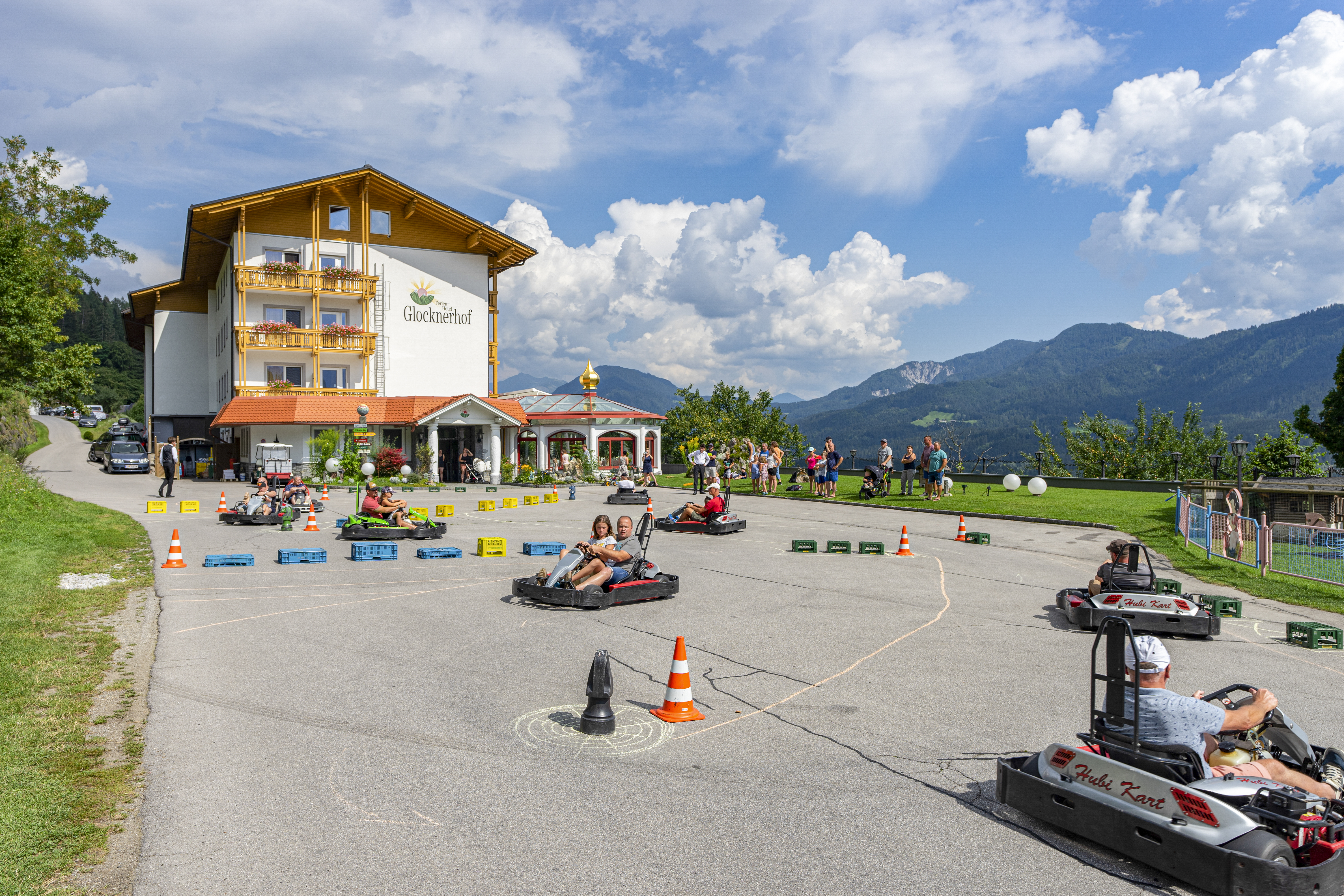 Frühstückspension: Gokart fahren im Glocknerhof - wöchentlich in den Ferien - Hotel Glocknerhof