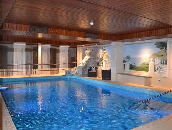 Frühstückspension: Hallenbad - Landhotel Spessartruh