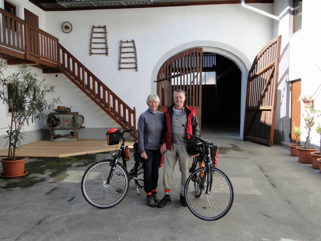 Pensionen - Eferding - Innenhof - Bauernhof Rechberger-König (Fingerneißl)