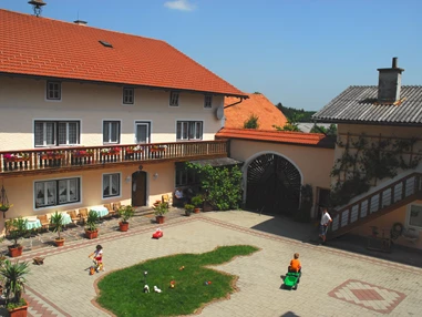 Frühstückspension: Innenhof - Pension Seehof