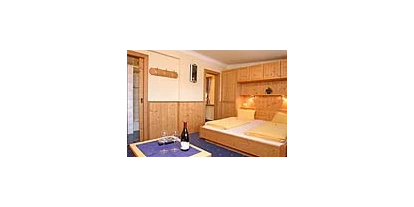 Pensionen - Parkplatz: kostenlos bei der Pension - Alpbach - Zimmerbeispiel - Pension Sonneck KG ***