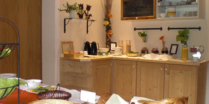 Pensionen - Parkplatz: kostenlos bei der Pension - Alpbach - Abwechslungsreiches Buffet mit regionalen  Produkten aus der eigenen Landwirtschaft! - NATURPENSION Mühlhof