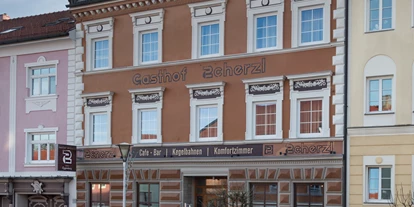 Pensionen - Rüstorf - Hausansicht - Gasthof Scherzl