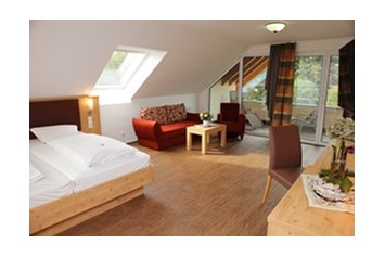 Frühstückspension: Barrierefreie Suite Adlerhorst mit 2 Doppelzimmer - Landgasthof Adler-Pelzmühle