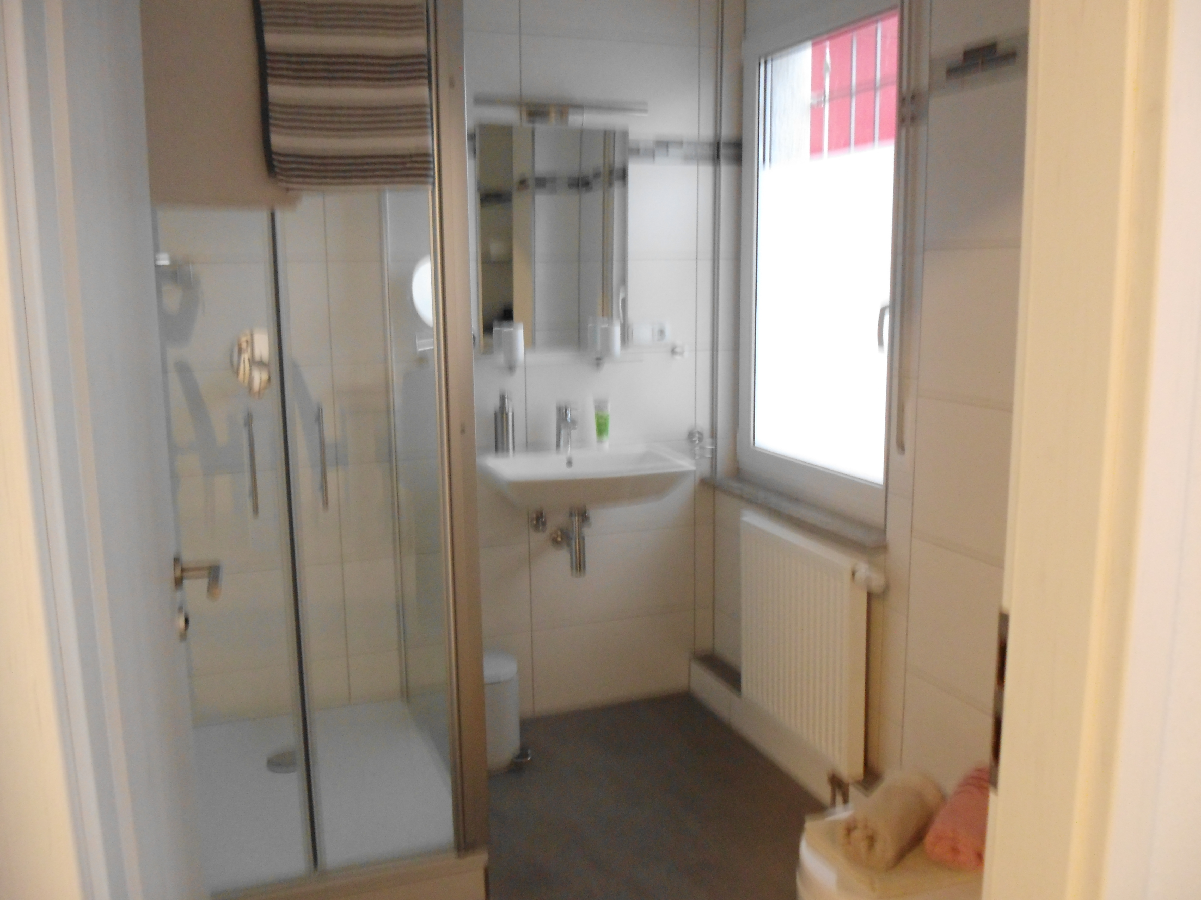 Pensionen - Fellbach (Rems-Murr-Kreis) - Bad mit WC und Dusche - Martini-Pension-Rammert