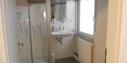 Pensionen - Rottenburg am Neckar - Bad mit WC und Dusche - Martini-Pension-Rammert