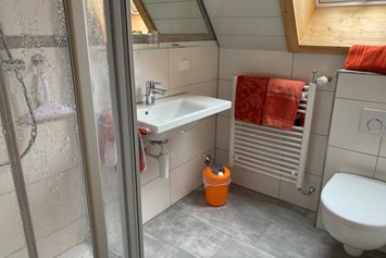Frühstückspension: Badezimmer im DZ "Gauchachschlucht"
 - Pension Bader