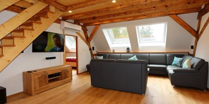 Pensionen - Art der Pension: Ferienwohnung - Titisee-Neustadt - Wohnzimmer  - Ferienhaus LOTUS, Hof Stallegg