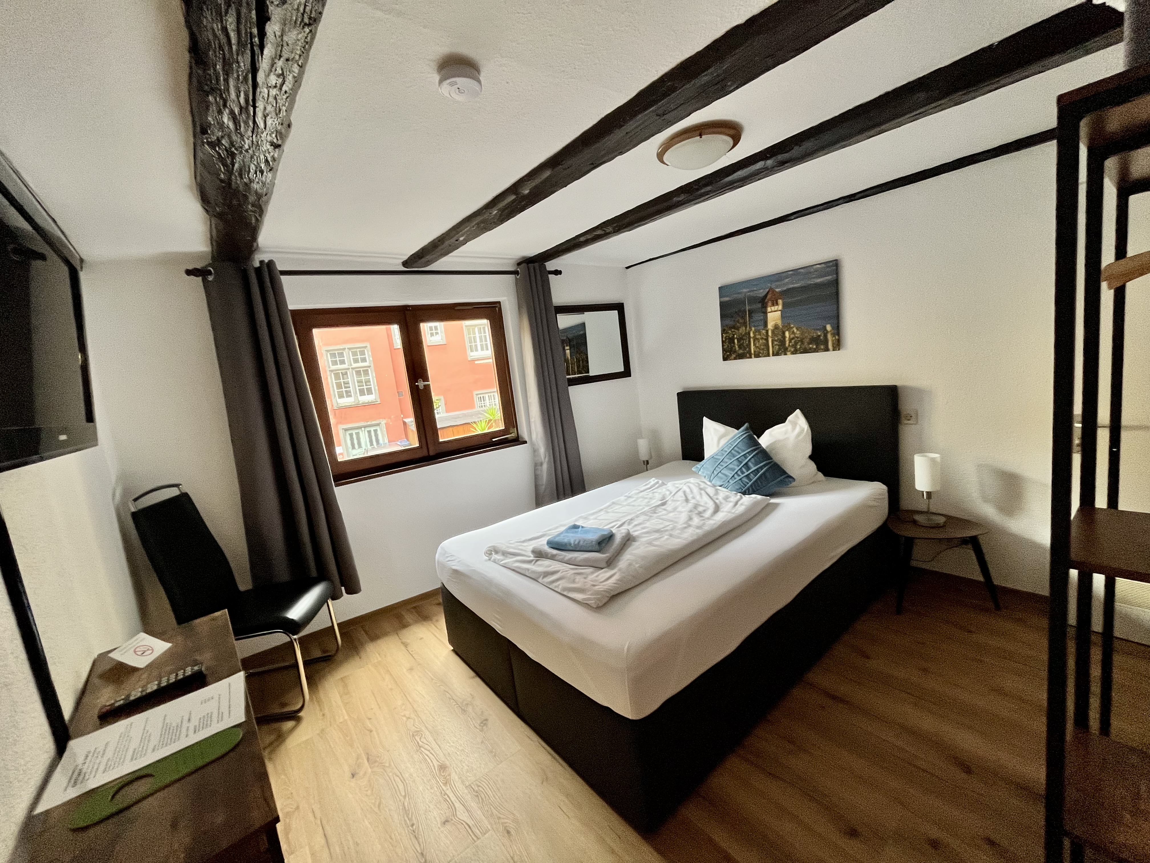 Frühstückspension: Kleines Doppelzimmer / Einzelzimmer - Gästehaus AM HAFEN