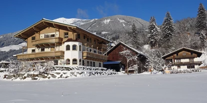 Pensionen - Parkplatz: kostenlos bei der Pension - Alpbach - Unsere Hauptansicht von der Langlaufloipe direkter einstieg - Obertrattenbachhof