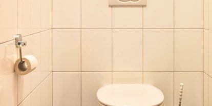 Pensionen - Parkplatz: kostenlos bei der Pension - Alpbach - Gernkogelblick Toilette - Obertrattenbachhof