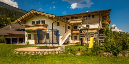 Pensionen - Parkplatz: kostenlos bei der Pension - Alpbach - Spielplatz - Obertrattenbachhof