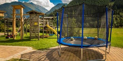 Pensionen - Parkplatz: kostenlos bei der Pension - Alpbach - Spielplatz - Obertrattenbachhof