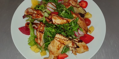 Pensionen - Gomadingen - Salat mit Putenstreifen - Gasthaus Hirsch