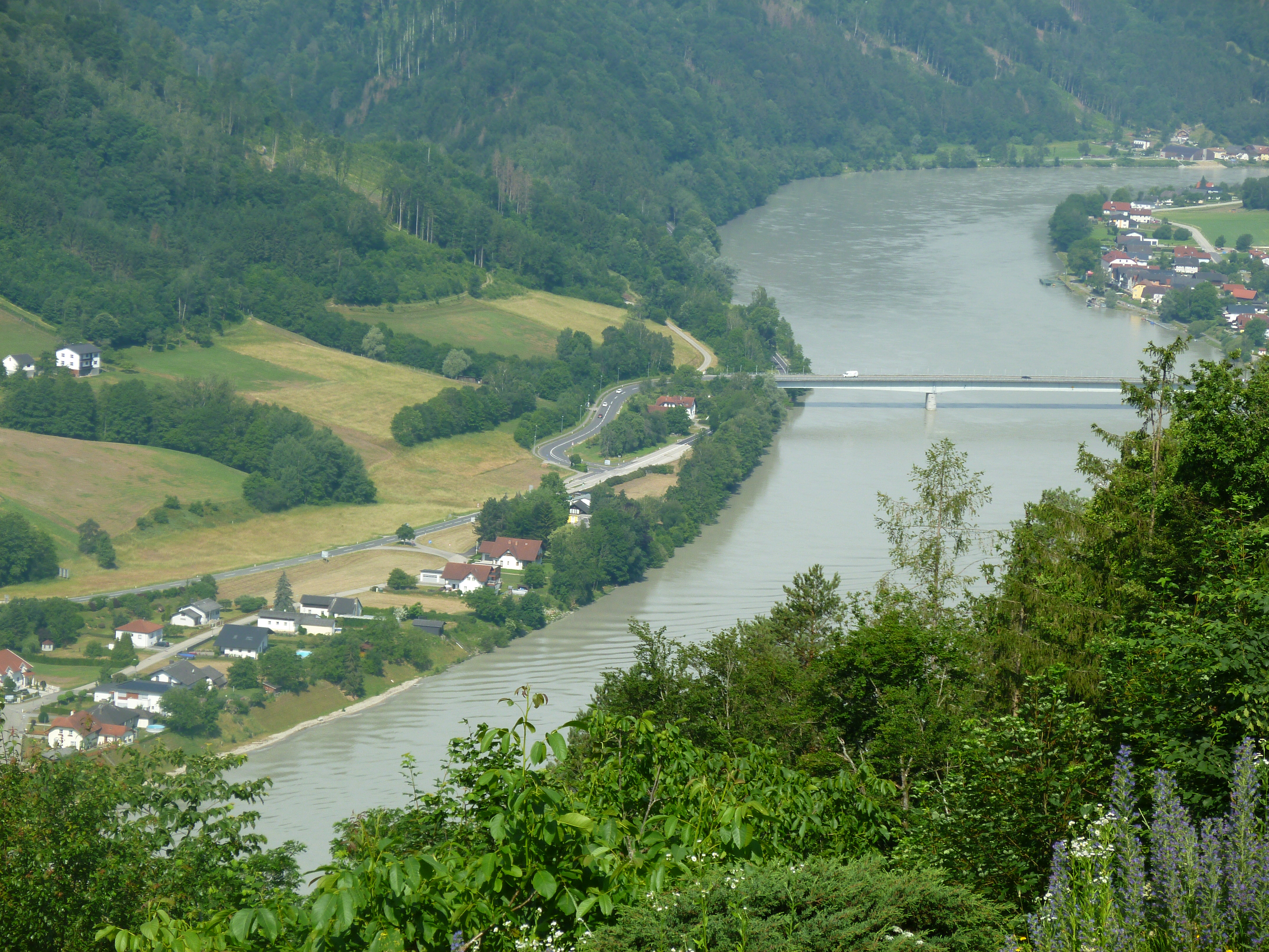 Donautraum-Blick  Bio -  Eselgut Zimmerkategorien 3 Ferienwohnungen