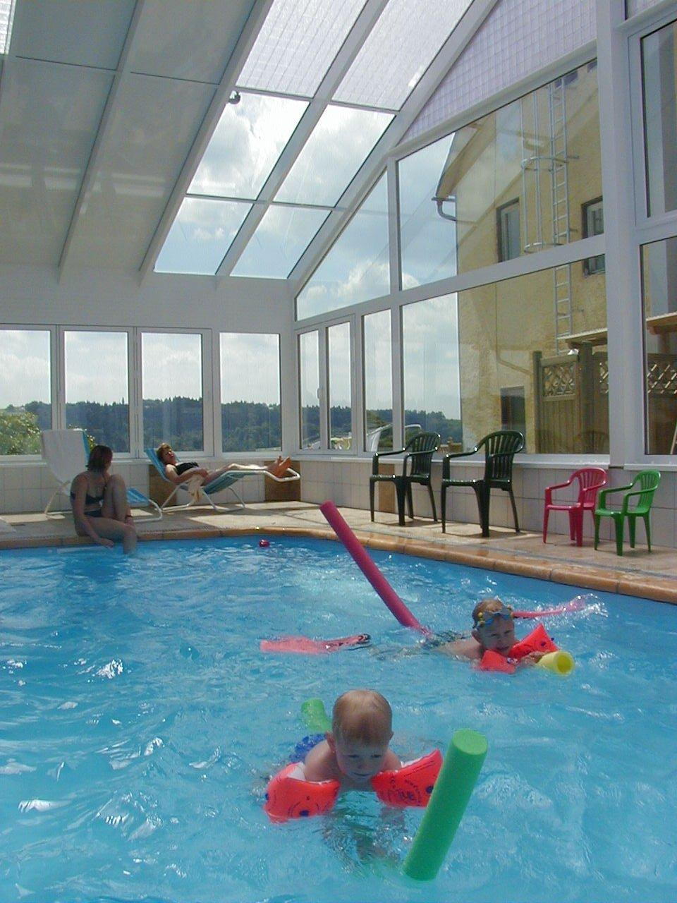 Frühstückspension: unser Schwimmbad - Donautraum-Blick  Bio -  Eselgut