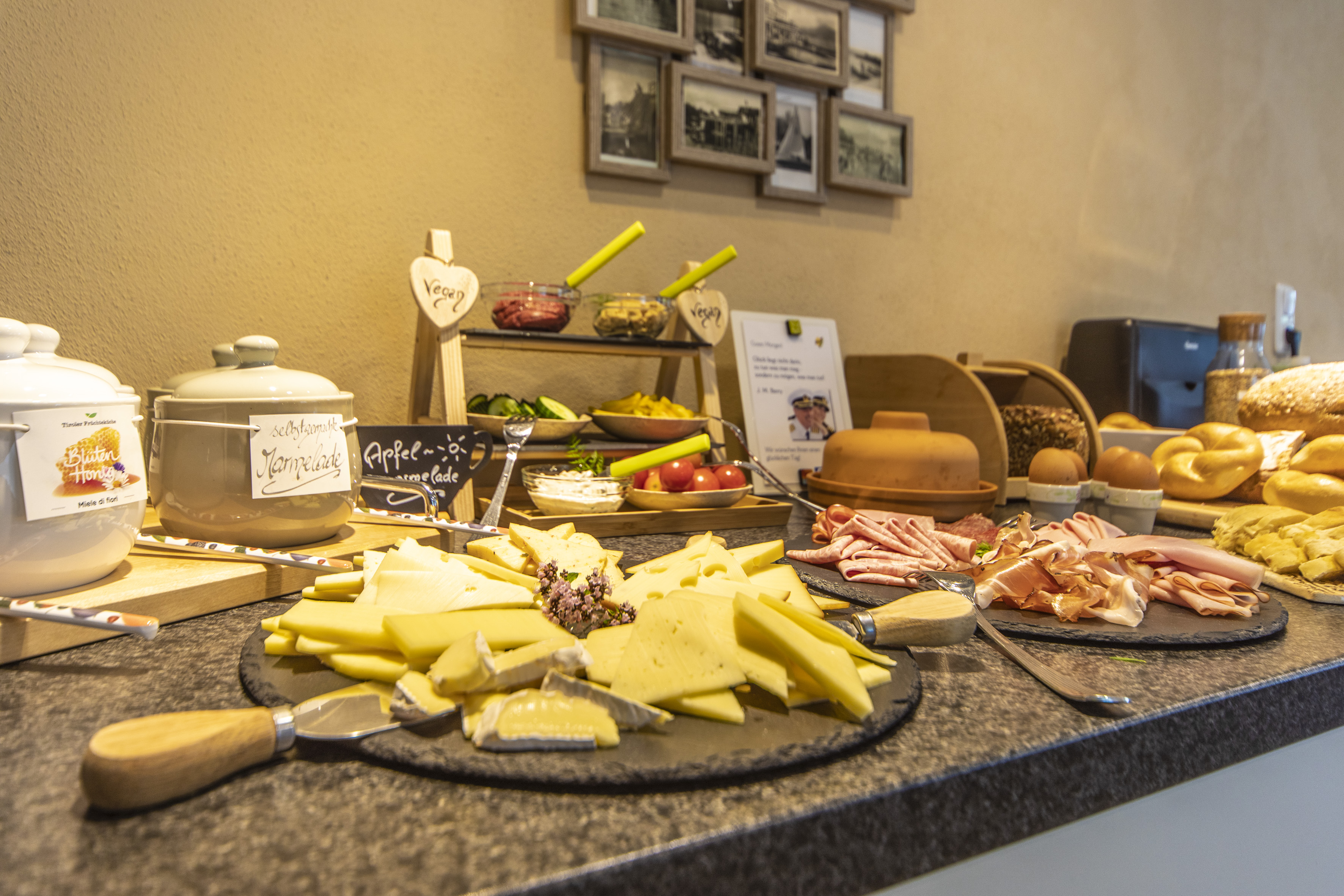 Frühstückspension: Frühstücksbüffet - Seepension Hemetsberger