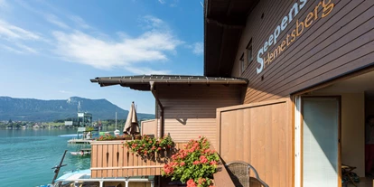 Pensionen - Art der Pension: Frühstückspension - Seewalchen am Attersee - Blick vom Balkon der Seepension Hemetsberger am Mondsee - Seepension Hemetsberger