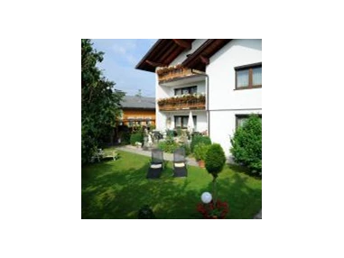 Frühstückspension: Haus von der Gartenseite - Haus Stuttgart