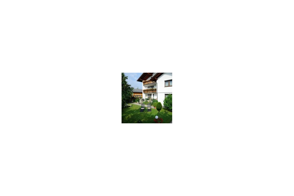 Frühstückspension: Haus von der Gartenseite - Haus Stuttgart