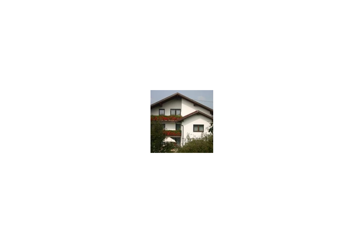 Frühstückspension: Hausbild von der Gartenseite - Haus Stuttgart