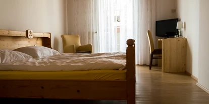 Pensionen - Ennsdorf - Doppelzimmer mit Balkon - Hotel & Vinothek Schwarzer Adler Ottensheim