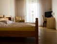 Frühstückspension: Doppelzimmer mit Balkon - Hotel & Vinothek Schwarzer Adler Ottensheim