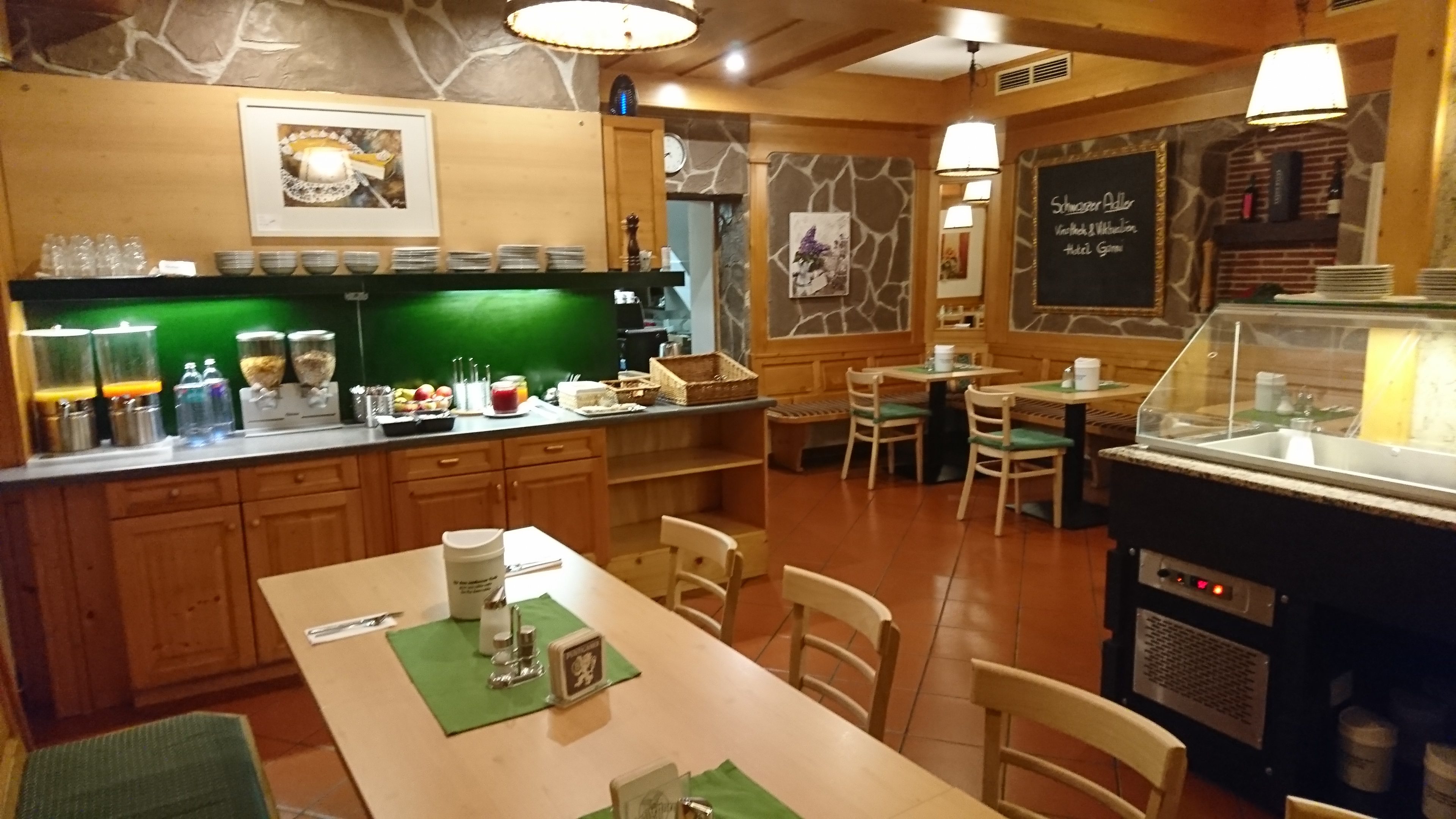 Frühstückspension: Frühstücksraum 
 - Hotel & Vinothek Schwarzer Adler Ottensheim