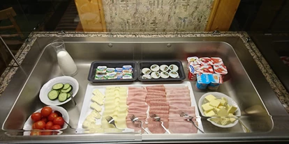 Pensionen - Ennsdorf - Frühstücksbuffet - Hotel & Vinothek Schwarzer Adler Ottensheim